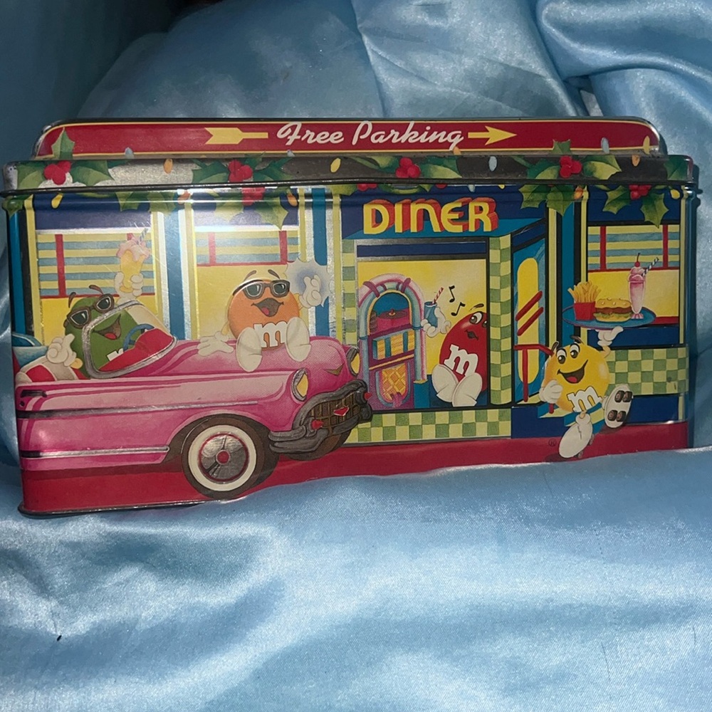 M&M’s diner tin can